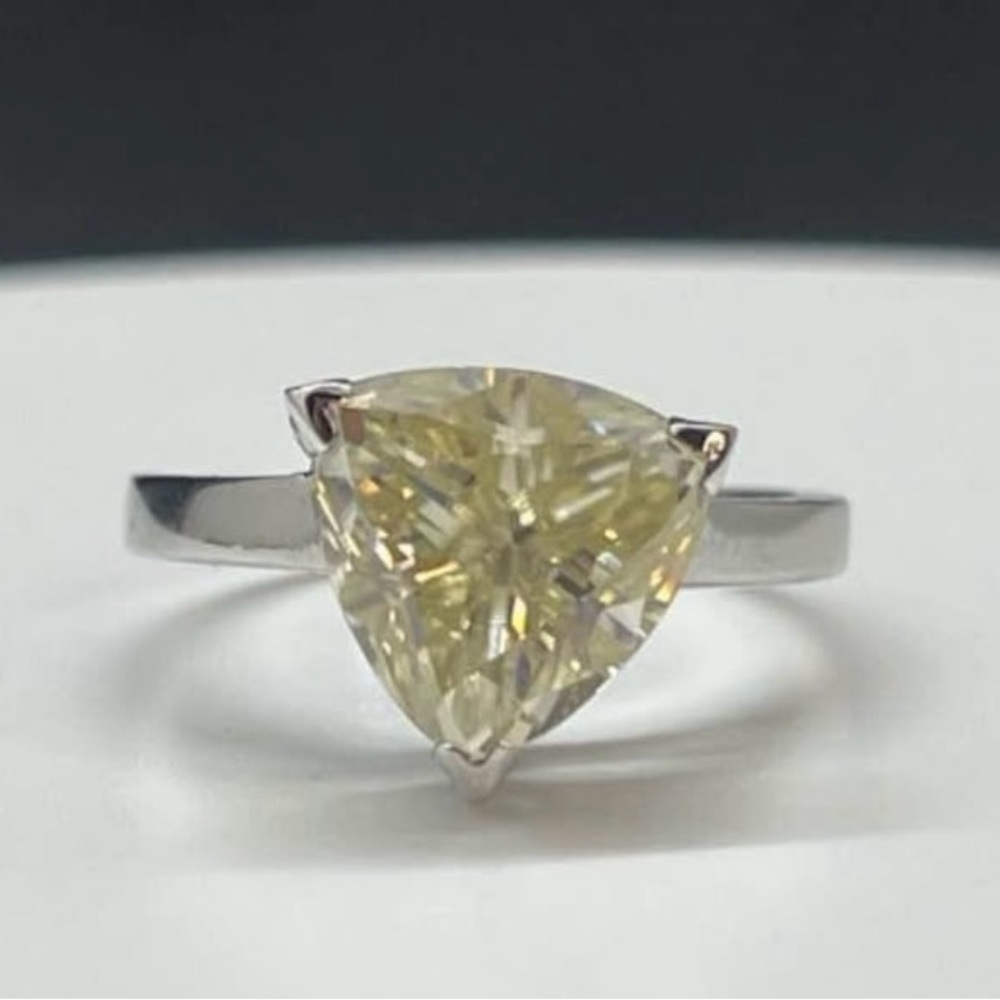 3.51ct MOISSANITE RING SIZE 7
